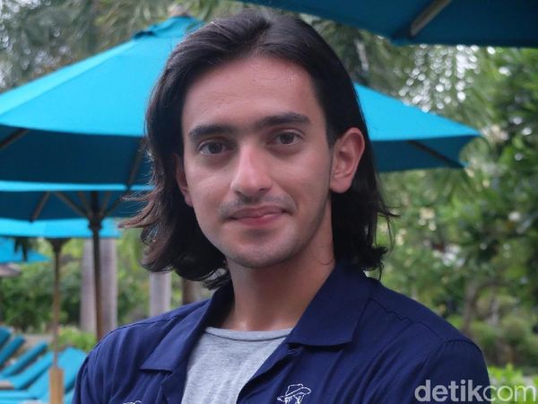 Pesona Si Tampan Omar Daniel Dapat IPK 3,75 Meski Sibuk Sinetron Stripping