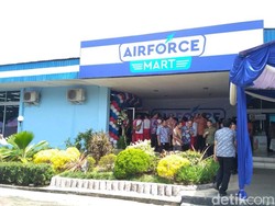 CT dan KSAU Resmikan Airforce Mart di Lanud Halim Perdanakusuma