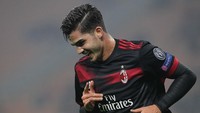 Bagi Andre Silva, itu adalah gol keenamnya di Liga Europa musim ini. Penyerang asal Portugal itu pun untuk sementara memuncaki daftar pencetak gol terbanyak Liga Europa. Foto: Marco Luzzani/Getty Images