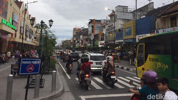 Sore Hari yang Nikmat di Malioboro