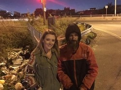 Wanita AS Galang Dana Rp 3,7 M untuk Gelandangan yang Menolongnya