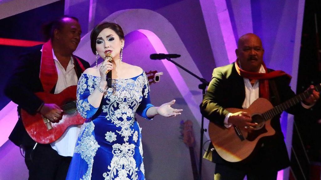 Nia Daniaty hingga Kapolri Ramaikan Konser Mengenang Benny Panbers Nia Daniaty hingga Kapolri Ramaikan Konser Mengenang Benny Panbers