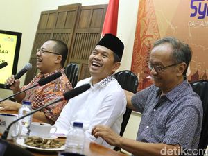 Novanto Disebut Gali Kuburan Golkar Bila Tak Bersedia Mundur Novanto Disebut Gali Kuburan Golkar Bila Tak Bersedia Mundur