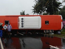 Bus Rombongan Siswa SD Vs Truk di Purworejo, 1 Orang Tewas