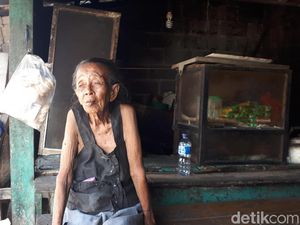 Kesetiaan Nenek Tini Rawat Suaminya yang Lumpuh di Tangsel