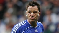 John Terry pernah terlibat skandal seks dengan pacar dari rekan setimnya Wayne Bridge saat masih di Chelsea, yakni Vanessa Perroncel. Sejak saat itu hubungan Terry dan Bridge tak lagi akur. Perroncel lantas diputuskan oleh Bridge. (Laurence Griffiths/Getty Images)