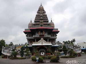 Uniknya Graha Bunda Maria Annai Velangkanni