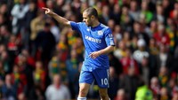 Joe Cole menjadi salah satu pemain yang menyeberang langsung di antara Liverpool dan Chelsea. Setelah berseragam Chelsea pada 2003-2010, Joe Cole kemudian gabung Liverpool mulai 2010-2013. Foto: Alex Livesey/Getty Images