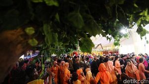 Begini Ramainya Puncak Pesta Adat Kahiyang-Bobby