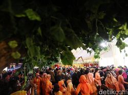 Begini Ramainya Puncak Pesta Adat Kahiyang-Bobby