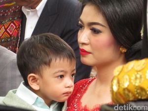 Bu Iriana dan Mbak Selvi Cantik Banget