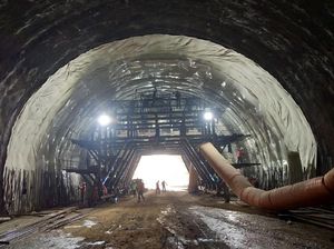 Wow, Ini Lho Terowongan Tol Cisumdawu yang Tembus Bukit