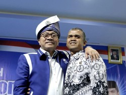 Kisah Guru Tunanetra yang Dapat Hadiah Umrah di Hari Guru