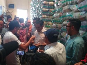 Cek Pasokan Beras, Sandiaga Kunjungi Food Station Tjipinang Jaya