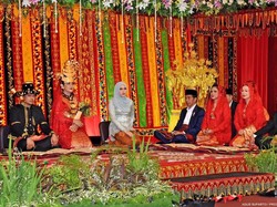 Momen Saat Jokowi Panggil Putrinya Kahiyang Ayu Siregar