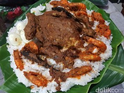 Ini 7 Makanan yang Simbolik Dalam Sajian Mangupa Kahiyang-Bobby