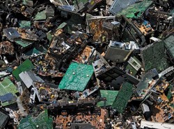 Puluhan Ton Limbah Elektronik Menyerbu Thailand