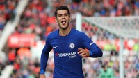Musim pertama Alvaro Morata di Inggris bersama Chelsea boleh jadi tak mulus-mulus amat. Faktanya ia tetap mampu mencetak 11 gol, dengan lima di antaranya secara signifikan membantu timnya menang. (Foto: Richard Heathcote/Getty Images)