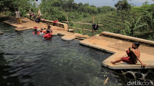 Yang Segar & Tersembunyi di Gunung Kasur: Mata Air Campaka