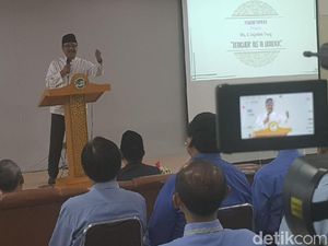Peringatan Hari Guru, Gus Ipul Baca Puisi Guru Zaman Now
