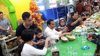 Mampir ke Ucok Durian, Begini Ekspresi Jan Ethes Mencicip Durian Bersama Jokowi!