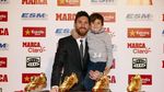 Senyum Semringah Messi di Antara 4 Sepatu Emas Eropa