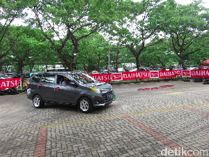 Pengangkut Sayur pun Ikut Slalom