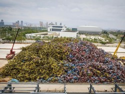 Ribuan Sepeda Jadi Sampah Menggunung Seluas Lapangan Bola