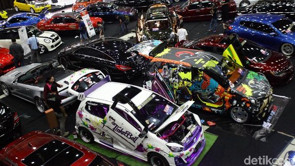 Ratusan Mobil Modifikasi Ramaikan International Automodified