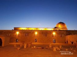 Mengenal Tempat Isra Miraj Rasulullah SAW, Kiblat Pertama Umat Islam