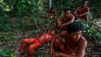 Foto: Suku Waiapi di Amazon yang Menolak Punah