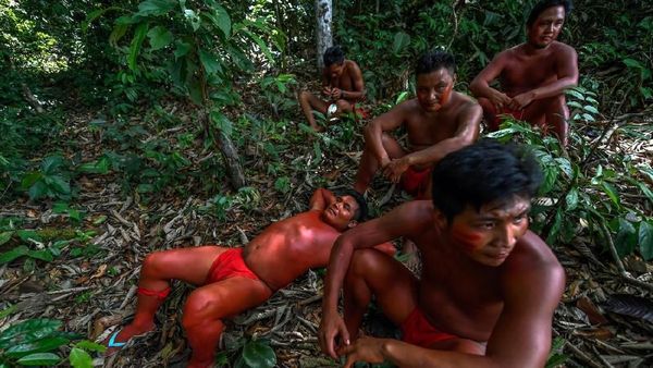 Foto: Suku Waiapi di Amazon yang Menolak Punah