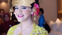 Foto: Warna-Warni Kebaya Pengantin Kahiyang Ayu dari Solo Hingga Medan