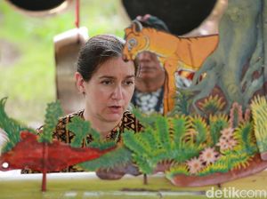 Bule Aja Main Wayang, Masa Kamu Nggak Sih!