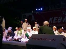 Anies-Sandi Hingga Lulung Ikuti Tausiah Kebangsaan di Monas