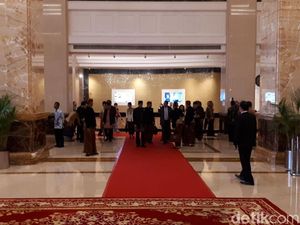 Keluarga Besar Jokowi Bersiap Hadiri Resepsi Kahiyang-Bobby di Medan Keluarga Besar Jokowi Bersiap Hadiri Resepsi Kahiyang-Bobby di Medan