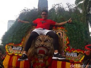 Buka Kirab Kebangsaan di Monas, Sandi Naik Reog