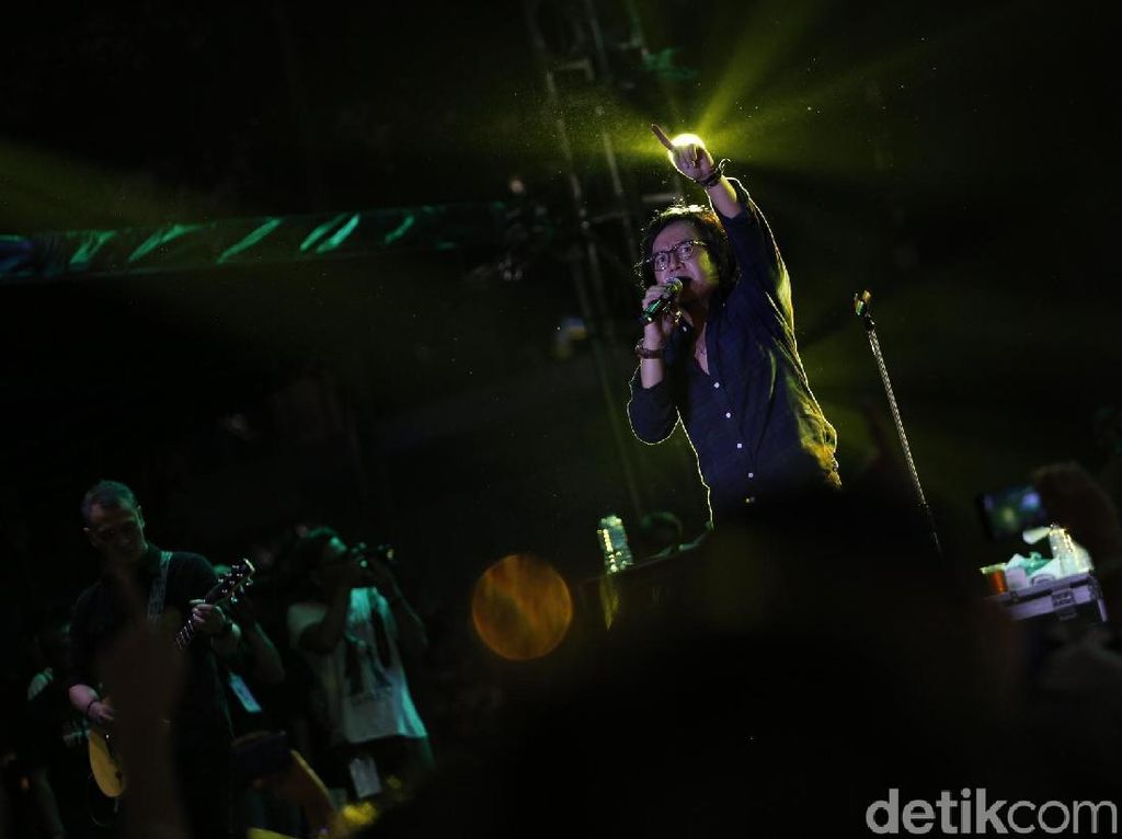 Menengok Aksi Musisi di The 90s Festival Menengok Aksi Musisi di The 90s Festival
