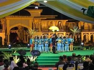 Kala Jokowi Berpantun dan Ditemani Penari Melayu