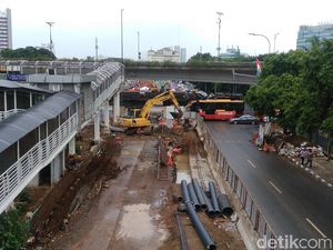 Air Sempat Menyembur di Proyek Underpass Mampang, Kini Sudah Teratasi