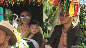 Lucunya Jan Ethes Ikut Sapa Warga Medan Saat Kirab Kahiyang-Bobby
