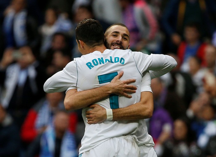 Cristiano Ronaldo Soccer Football - La Liga Santander - Real Madrid vs Malaga - Santiago Bernabeu, Madrid, Spain - November 25, 2017 Real Madridβs Karim Benzema celebrates scoring their first goal with Cristiano Ronaldo REUTERS/Javier Barbancho