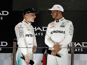 Mercedes Finis 1-2 di Balapan Pamungkas