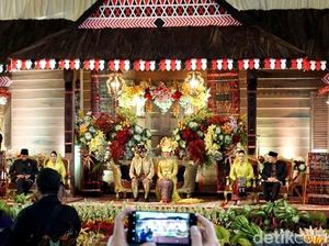 Menteri Jokowi Kagumi Kekayaan Adat di Pernikahan Kahiyang-Bobby Menteri Jokowi Kagumi Kekayaan Adat di Pernikahan Kahiyang-Bobby