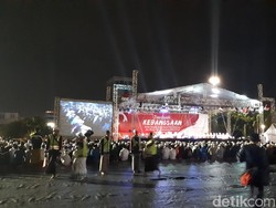 Warga Mulai Padati Silang Monas Jelang Tausiah Kebangsaan
