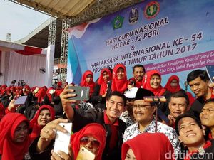 Gus Ipul Janji Sejahterakan Guru di Jatim