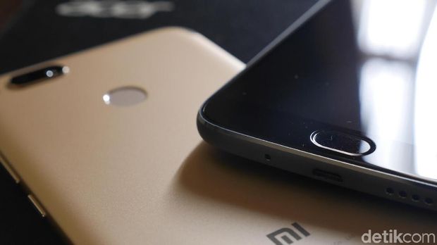  Adu Keren Ponsel Jagoan Rp 3 Juta