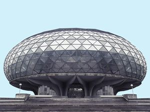 Rumah Aneh Seperti dari Luar Angkasa