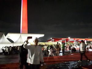 Tausiah Kebangsaan Selesai, Warga Mulai Tinggalkan Monas Tausiah Kebangsaan Selesai, Warga Mulai Tinggalkan Monas