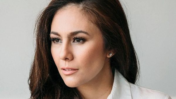 Foto: 6 Artis Cantik Ini Jadi Single Parent Sebelum Berusia 25 Tahun